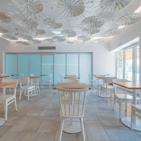 Vienoula's Garden 4*