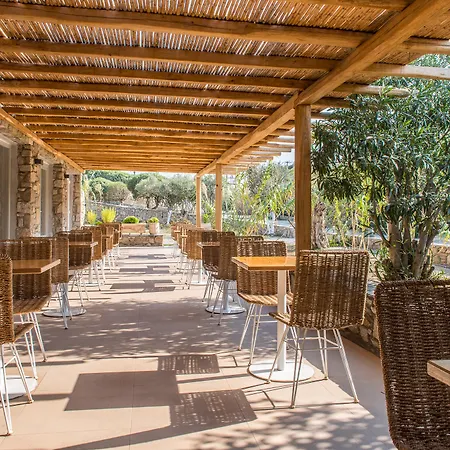 Vienoula's Garden Hotel