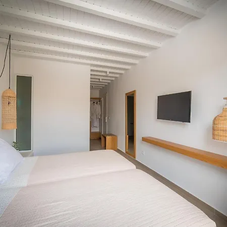 Vienoula's Garden Hotel 4*