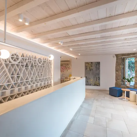 Vienoula's Garden Hotel 4*