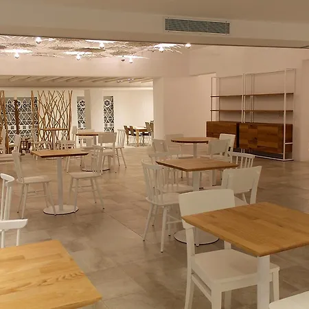 Vienoula's Garden Hotel 4*