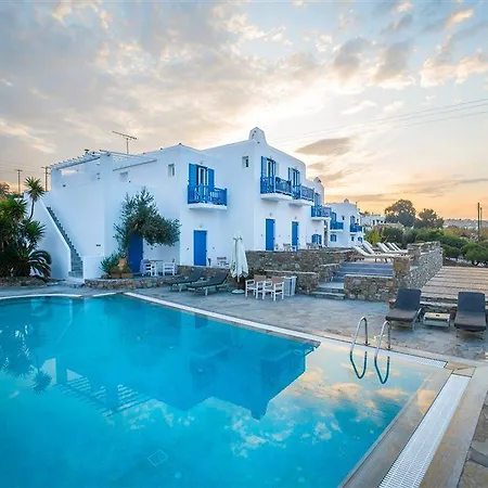 Vienoula's Garden 4*