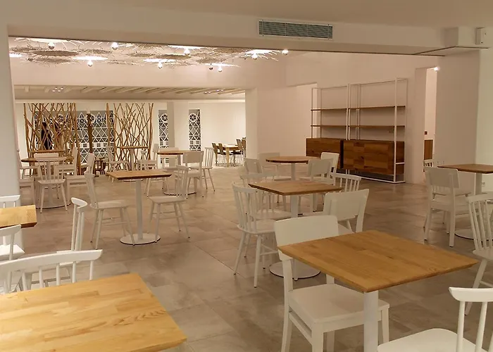 韦恩诺拉花园酒店 酒店 4*